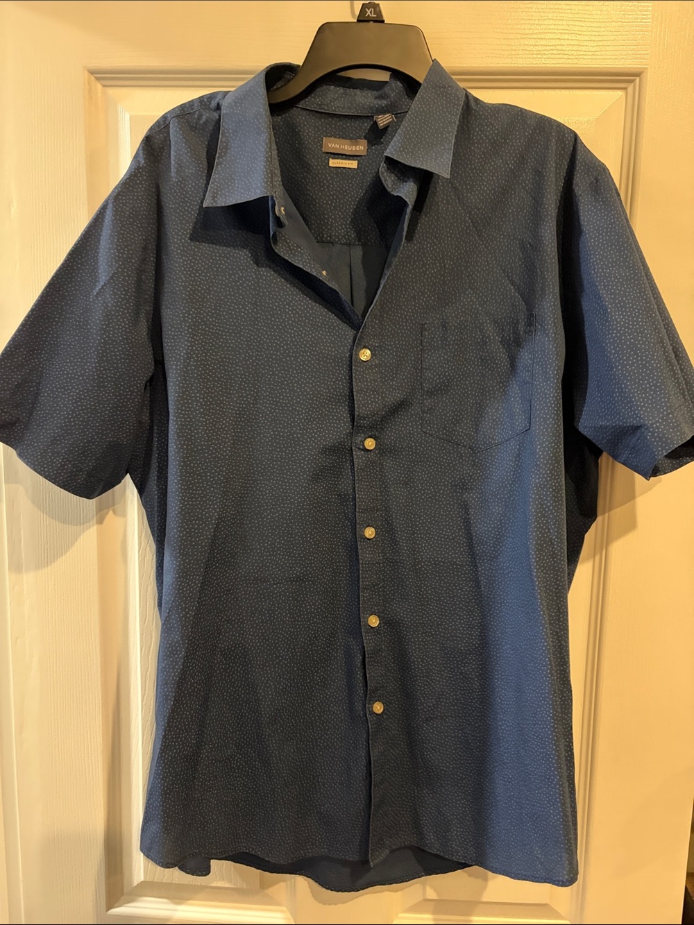 Van Heusen Navy Short-Sleeve Button-Down Shirt